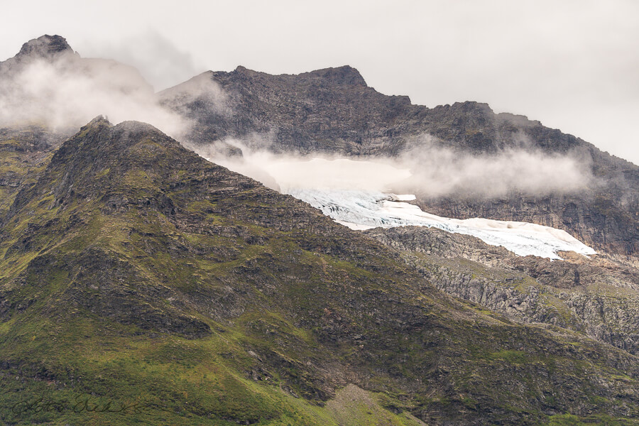 NO_peaks_bare_mountain_glacier_clouds900