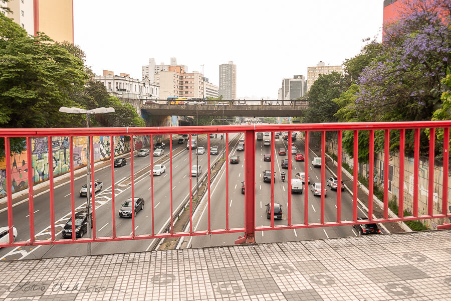 SaoPaolo_JapanTown_bridges_red_fence_highway_traffic_highrises900