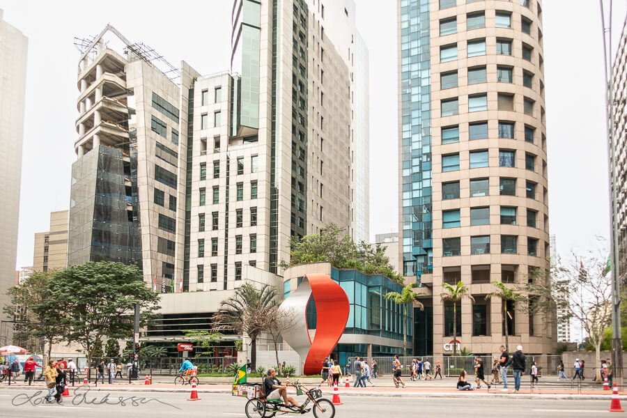 SaoPaolo_AvPaulista_highrises_architecture_red_sculpture_streetlife900