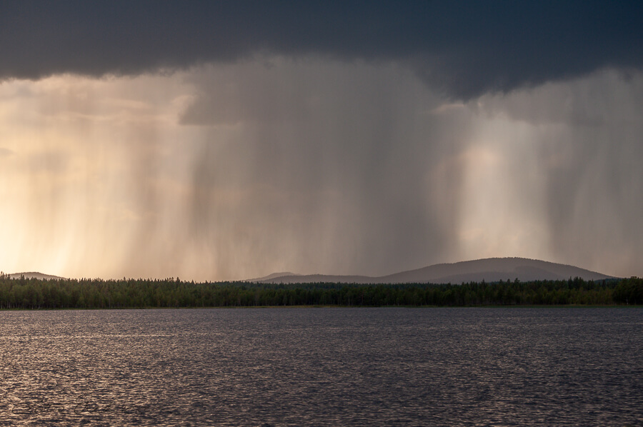 SE_Norrbotten_lake_dusk_sweeping_rain_clouds900