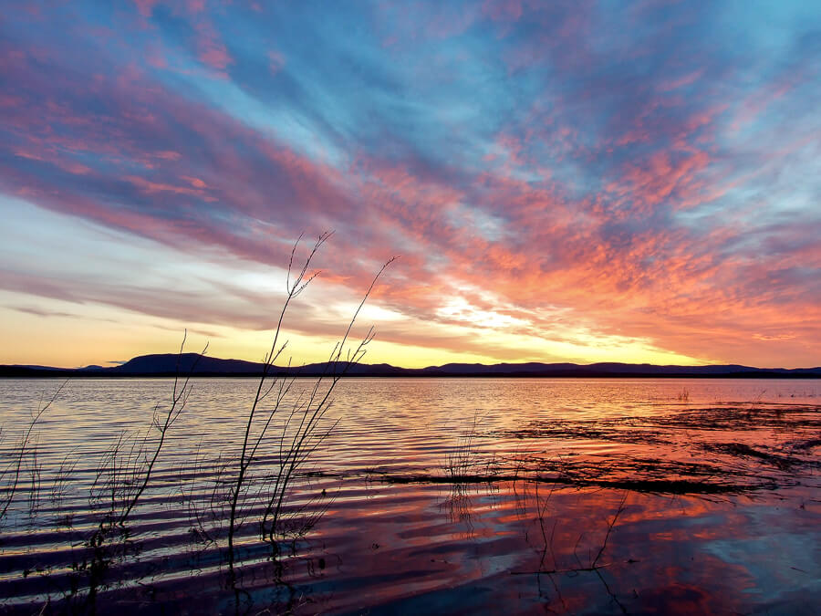 SE_Norrbotten_lake_spring_crazy_sunset_sky_mountains900