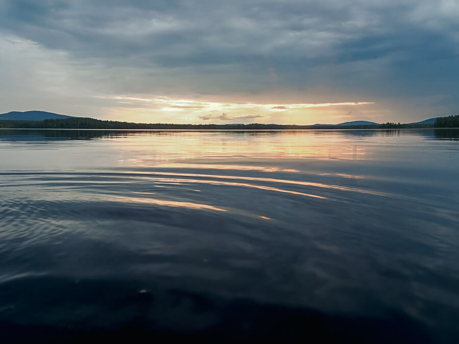 SE_Norrbotten_sunset_tranqil_heavy_clouds_ripples900