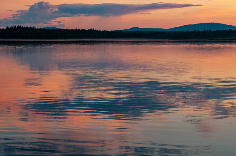 SE_lake_sunset_colours_still_raincloud_reflection_forest_mountains