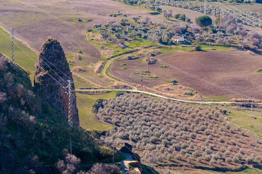 ES_farmhouse_fields_olive_grove_from_above_mountainpeak900