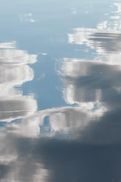 Se Lake Cloudreflections Floating