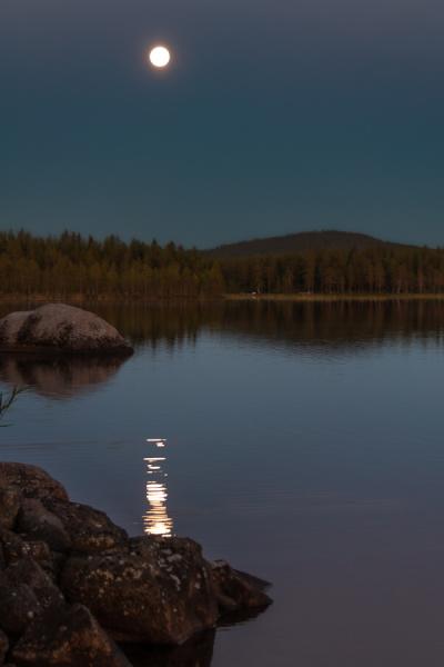 Se Norrbotten Lake Dark Full Moon Reflection900