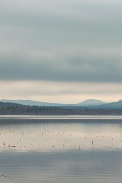 Se Norrbotten Lake Spring Tranquil Foggy Clouds Mountains900