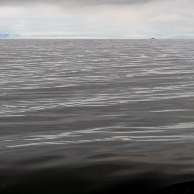 Ishavet Ship Faraway Cloudy Horizon