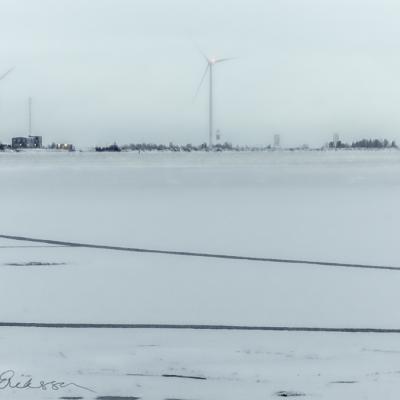 Se 08 Winter Snowing Foggy Ice Cracks Island Windmills900