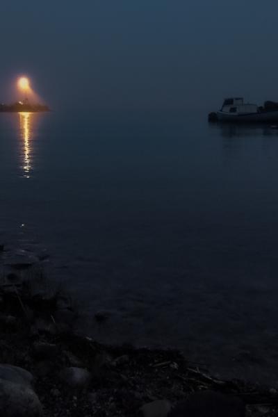 Se 10 Foggy Dark Bay Marina Jetty Boats Lamps900