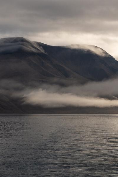 No Svalbard Seaside Mountain Low Clouds 