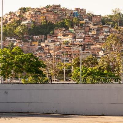 Br Riodejaneiro Favela Hilltop Barbed Wire Wall