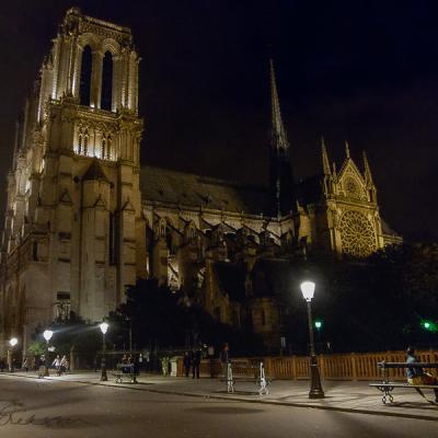 Fr Paris Notredame Bynight Street People
