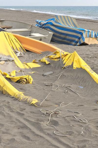 Spain Mediterranean Yellow Boat Wrap Sand Beach900