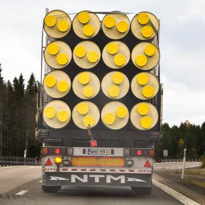 Yellow Dots Pipes Carried Trailer Road900