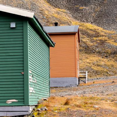 Svalbard Longyearbyen Houses Colours Mountain900