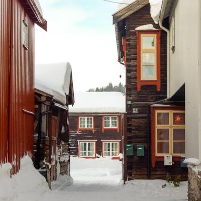 No Roros Alley Snow Timbered Houses Red Framing900