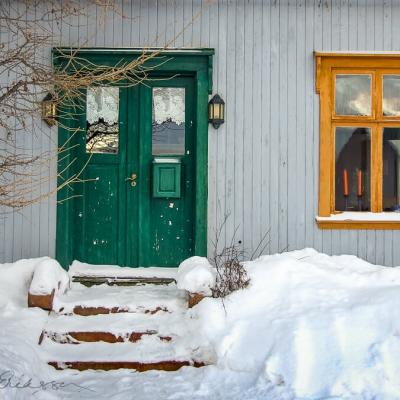 No Roros Grey House Green Doors Yellow Framing Winter900