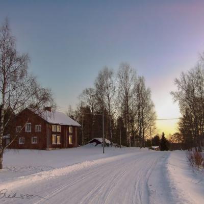 Se Vsterbotten Dusk Winter Road Snow House Village900