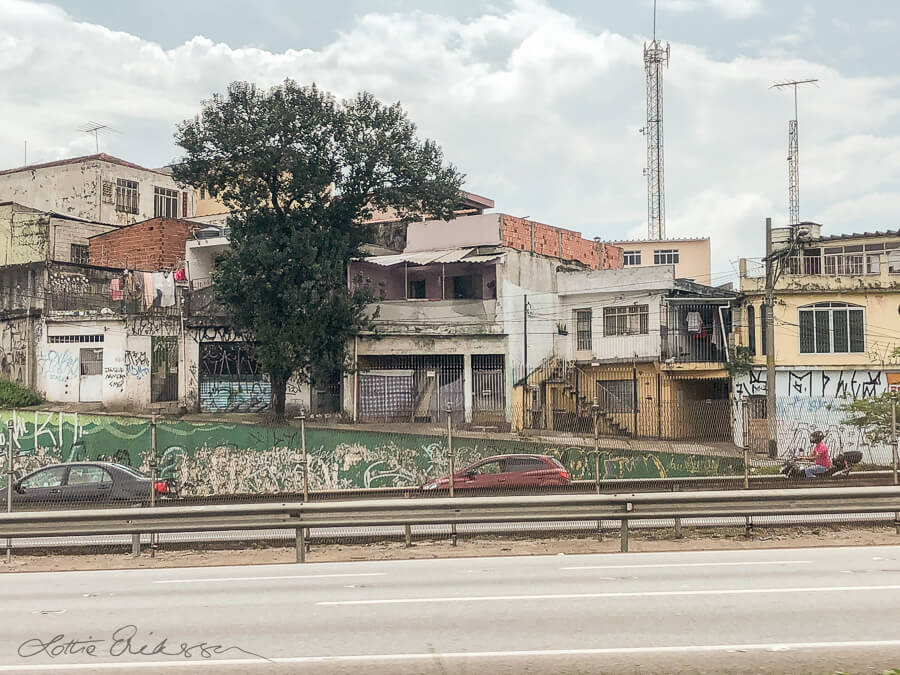 Saopaolo Residential Old Makeshift Houses Graffiti 900