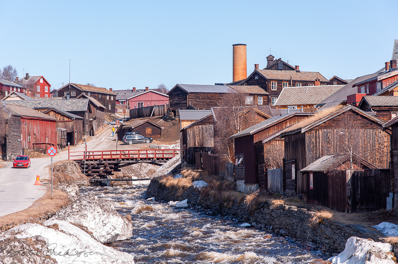 NO_Rros_river_coppermining_old_wooden_houses_street