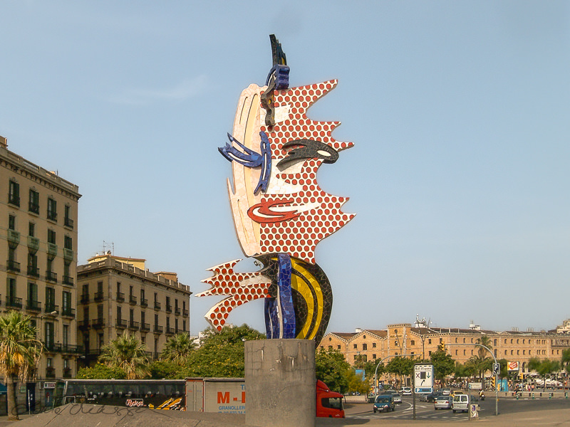 ES_Barcelona_statue_mosaic